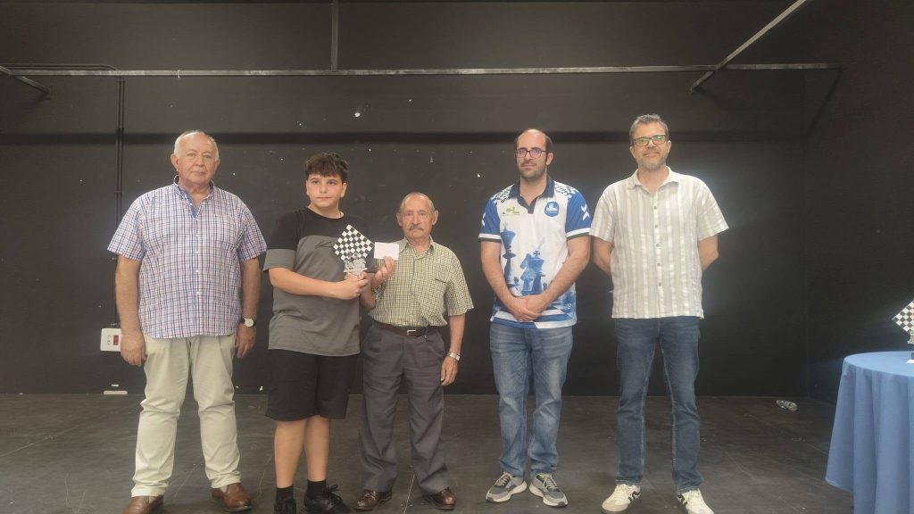 El ajedrez lucentino homenajea a José María Aroca en el Torneo de las Fiestas Aracelitanas 762310782 1748768700224049 4405083955589265144 n