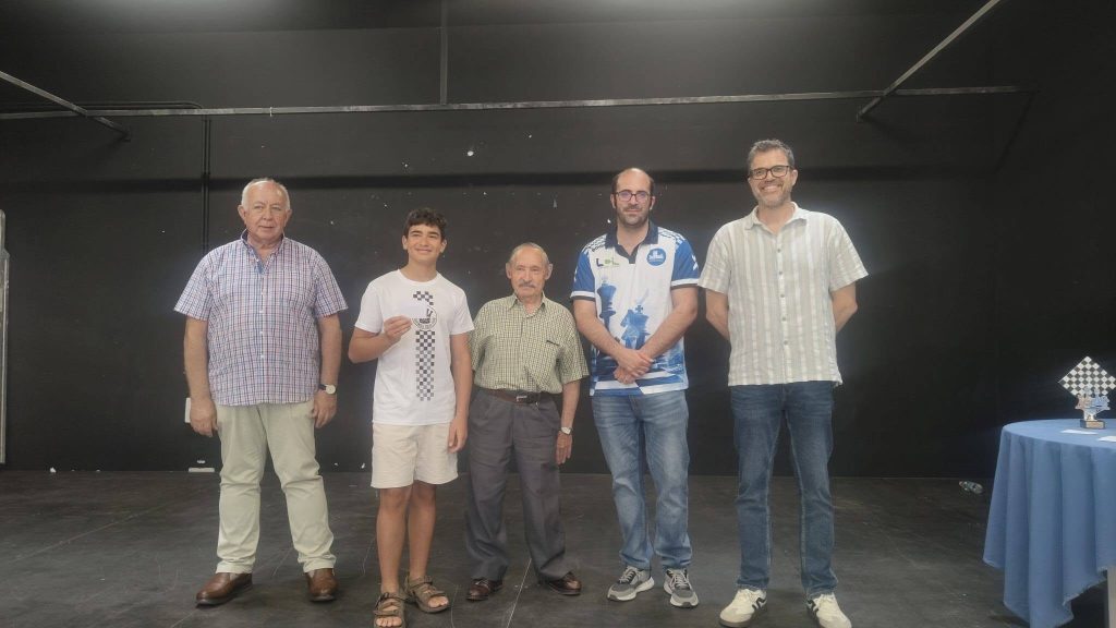 El ajedrez lucentino homenajea a José María Aroca en el Torneo de las Fiestas Aracelitanas 762466125 1748769046890681 437822517791136520 n