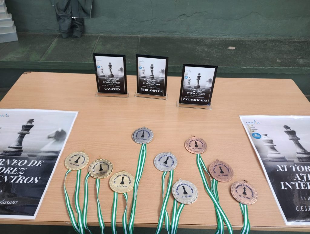 El Ruy López, comprometido con el ajedrez escolar en el XI Torneo Intercentros premios
