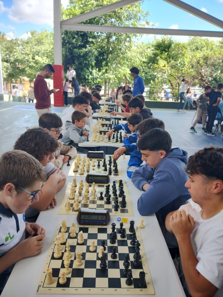 El Ruy López, comprometido con el ajedrez escolar en el XI Torneo Intercentros whatsapp image 2026 05 13 at 13.50.04