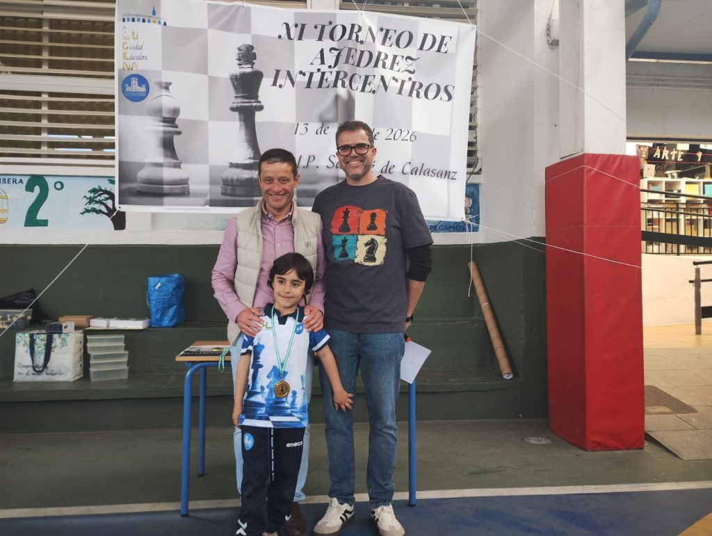 El Ruy López, comprometido con el ajedrez escolar en el XI Torneo Intercentros whatsapp image 2026 05 13 at 13.50.11k