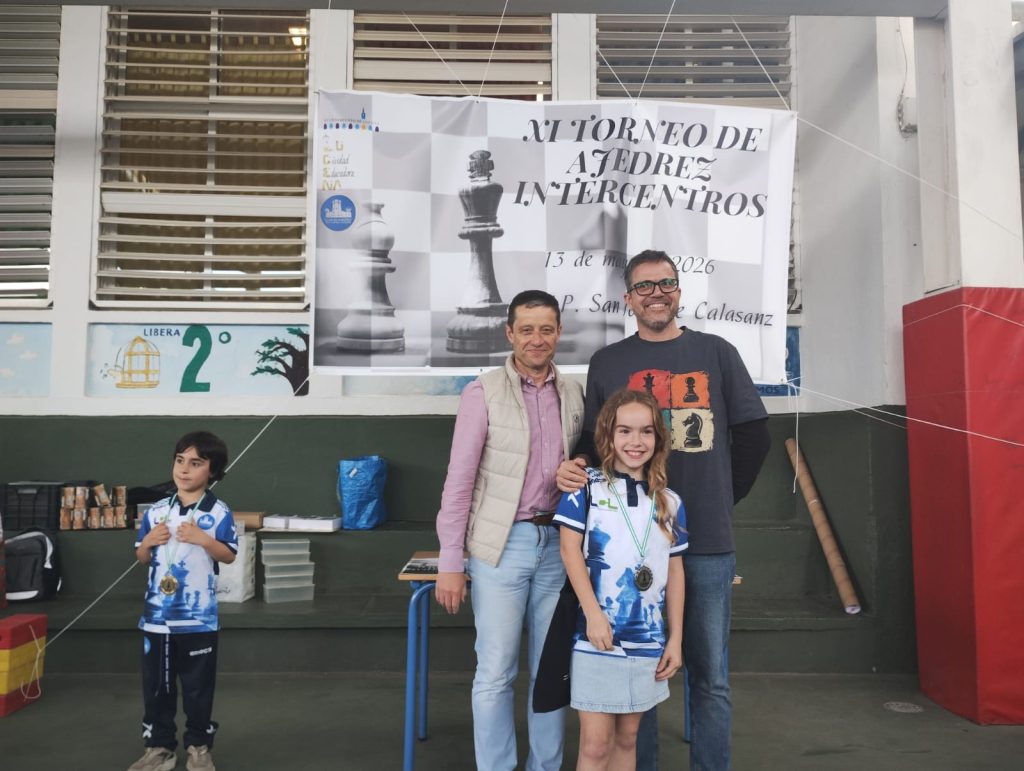 El Ruy López, comprometido con el ajedrez escolar en el XI Torneo Intercentros whatsapp image 2026 05 13 at 13.50.13