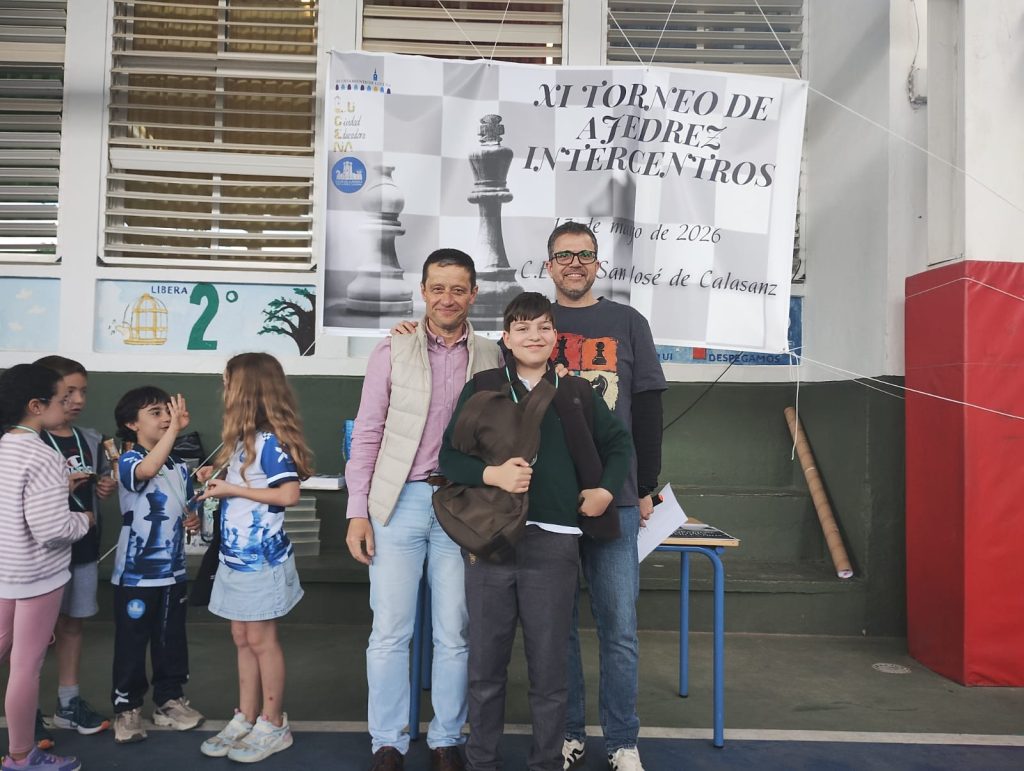 El Ruy López, comprometido con el ajedrez escolar en el XI Torneo Intercentros whatsapp image 2026 05 13 at 13.50.16