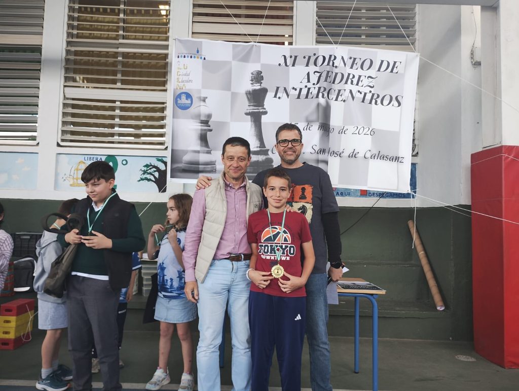 El Ruy López, comprometido con el ajedrez escolar en el XI Torneo Intercentros whatsapp image 2026 05 13 at 13.50.17