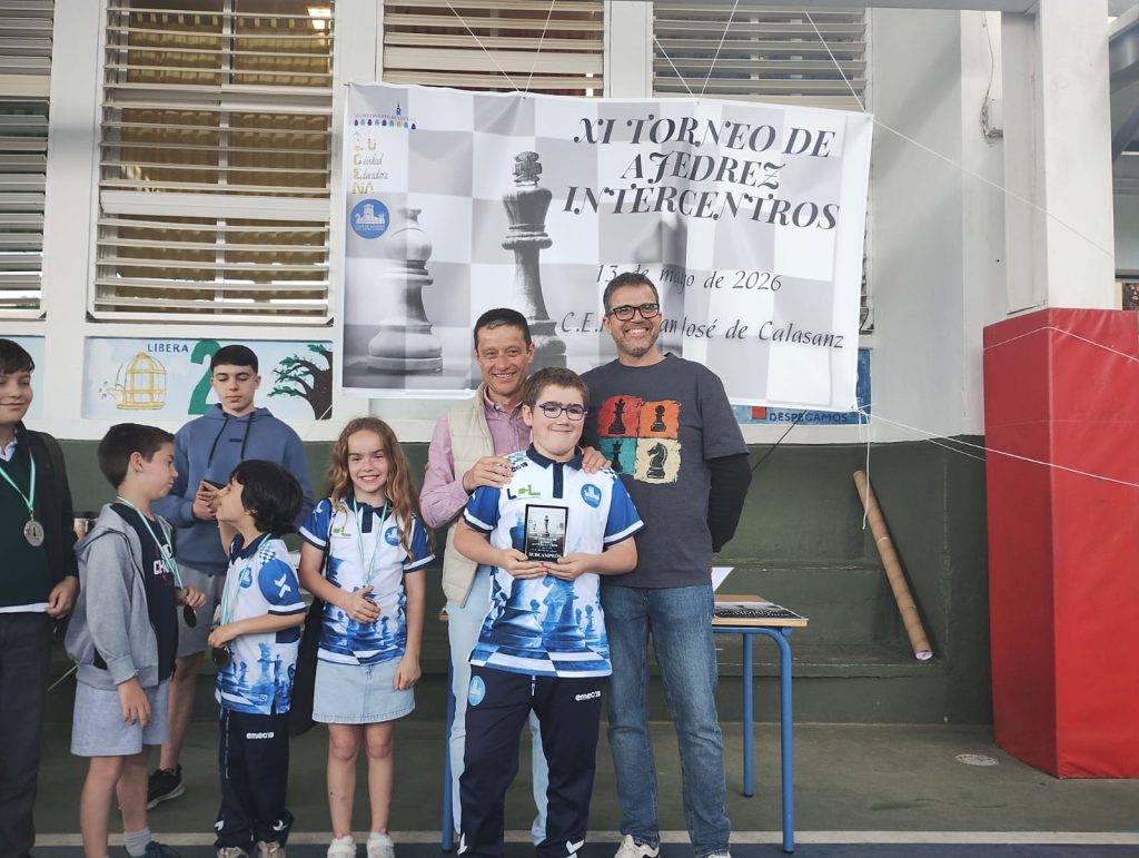 El Ruy López, comprometido con el ajedrez escolar en el XI Torneo Intercentros whatsapp image 2026 05 13 at 13.50.33