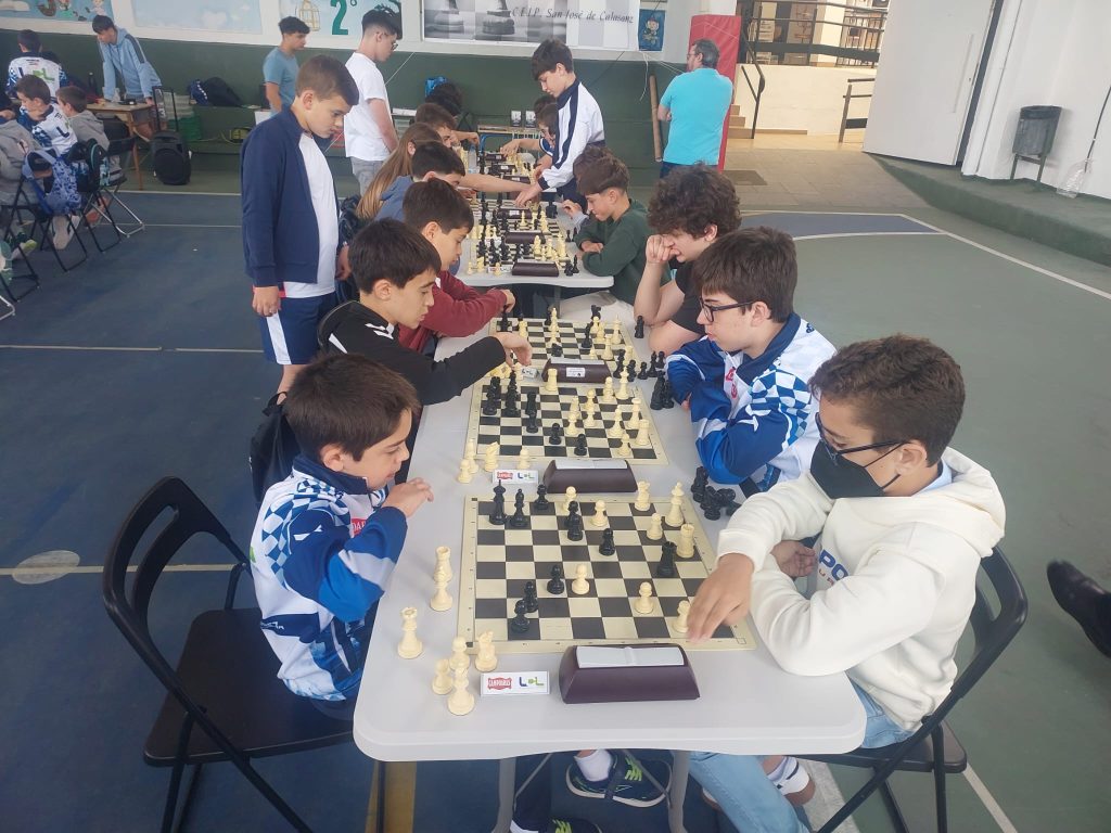 El Ruy López, comprometido con el ajedrez escolar en el XI Torneo Intercentros whatsapp image 2026 05 26 at 19.35.21