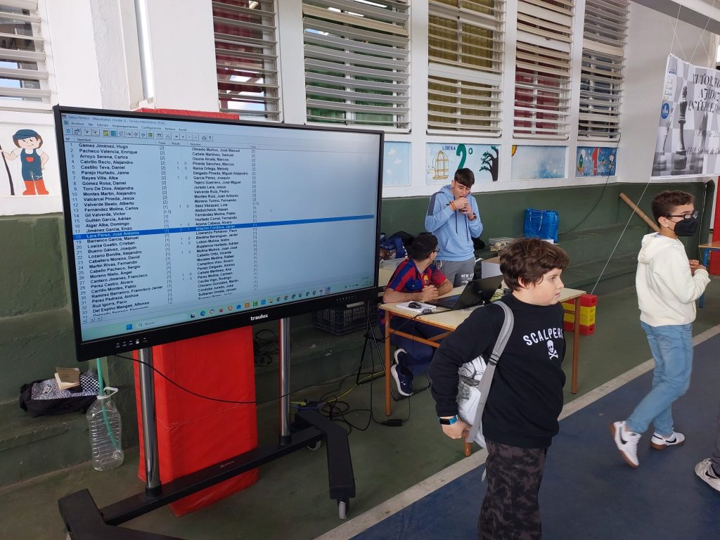El Ruy López, comprometido con el ajedrez escolar en el XI Torneo Intercentros whatsapp image 2026 05 26 at 19.35.22m