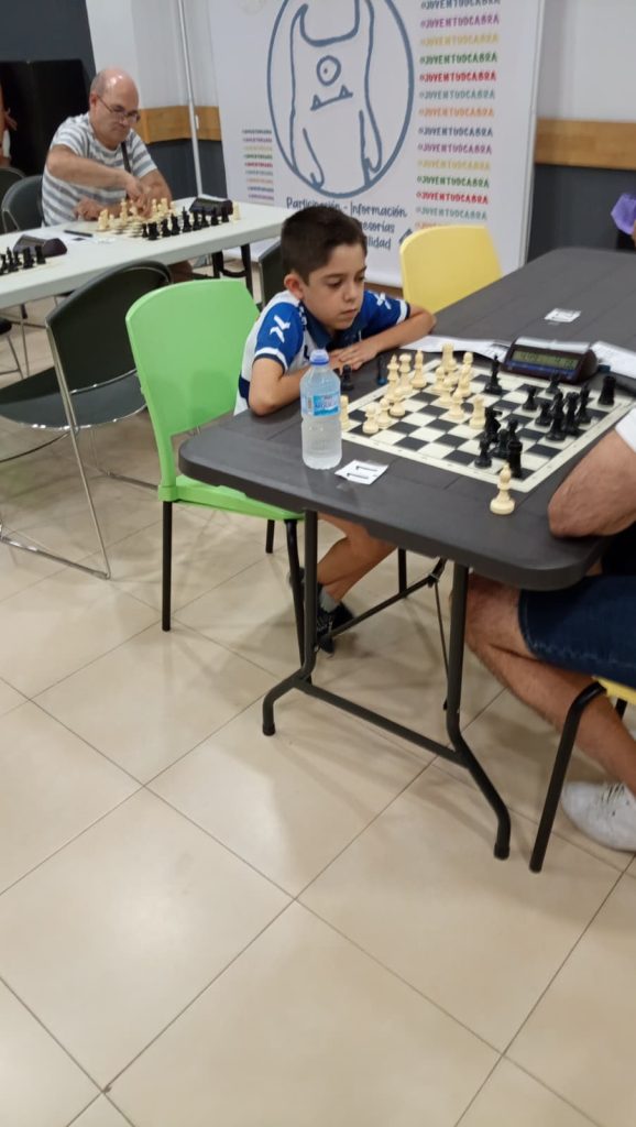 Un fin de semana de ajedrez y trofeos para nuestros jugadores 11