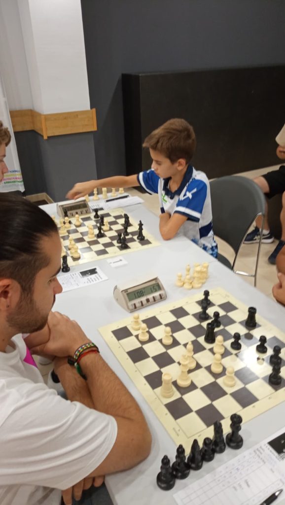 Un fin de semana de ajedrez y trofeos para nuestros jugadores 12