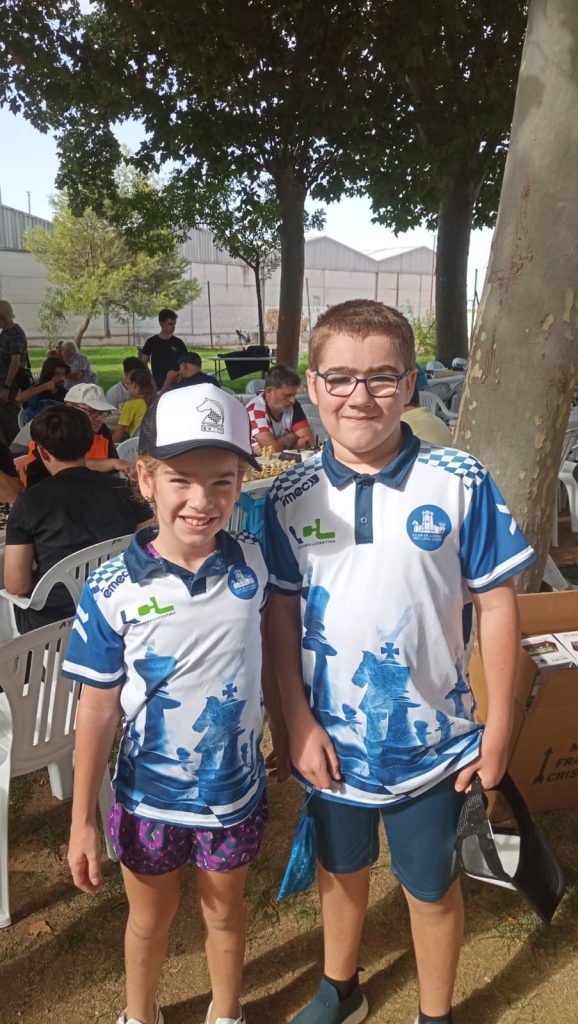 Un fin de semana de ajedrez y trofeos para nuestros jugadores 14