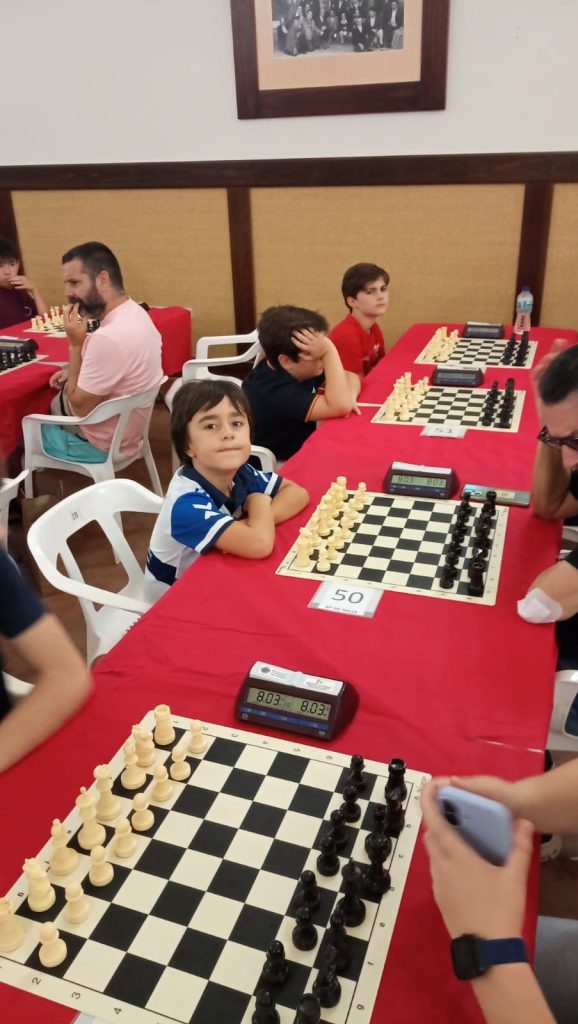 Un fin de semana de ajedrez y trofeos para nuestros jugadores 3