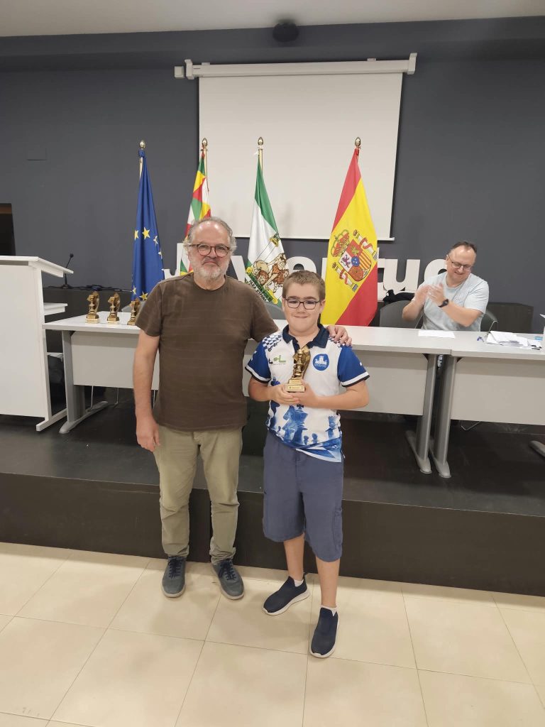Un fin de semana de ajedrez y trofeos para nuestros jugadores 65